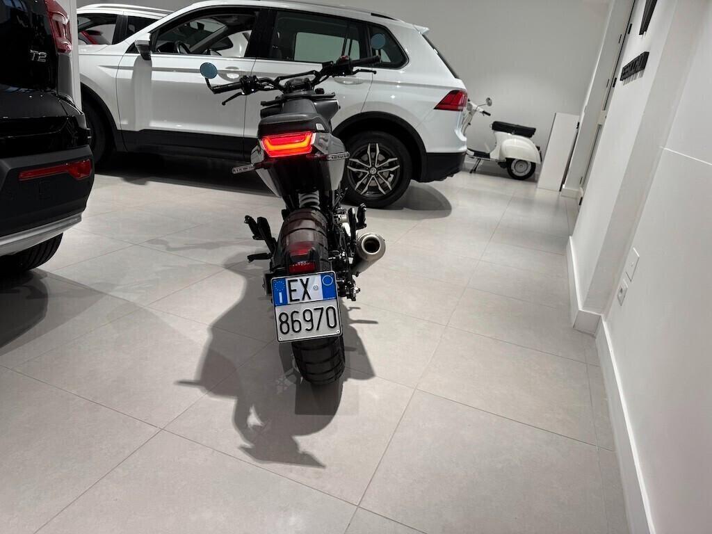 Husqvarna Svartpilen 401 Sport
