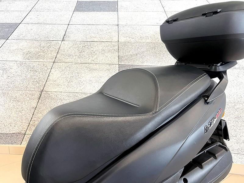 Sym HD 300