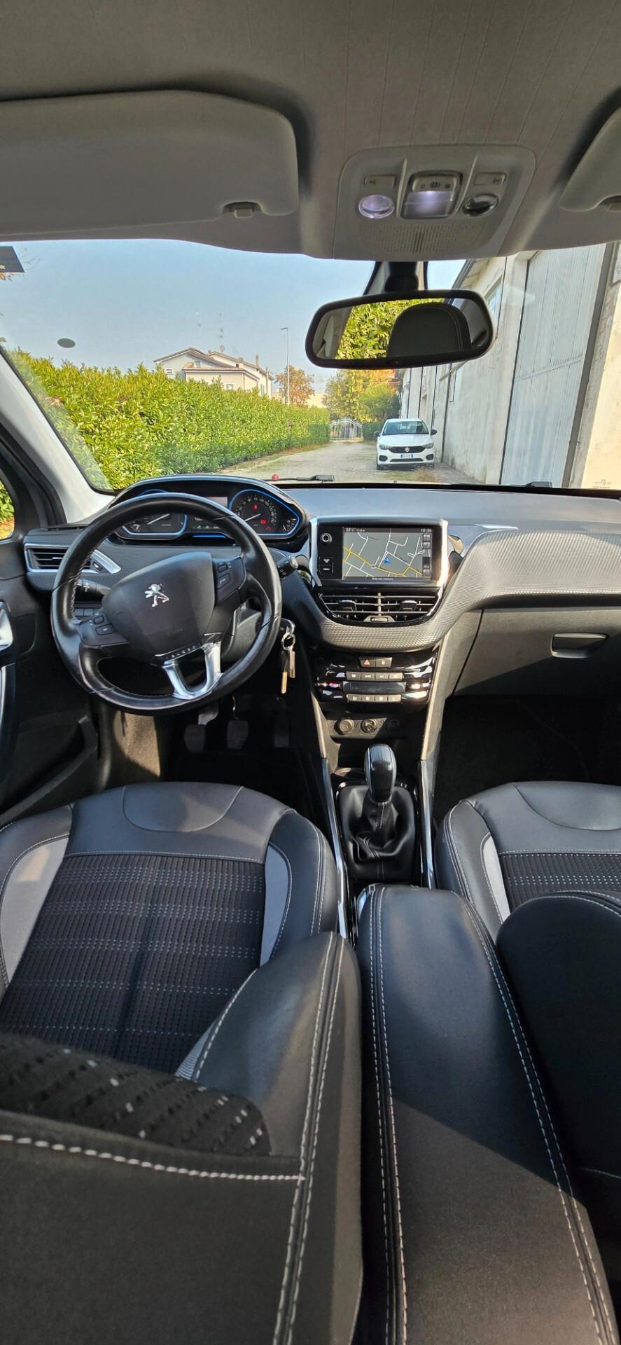 Peugeot 2008 1.6 VTi 120CV Allure