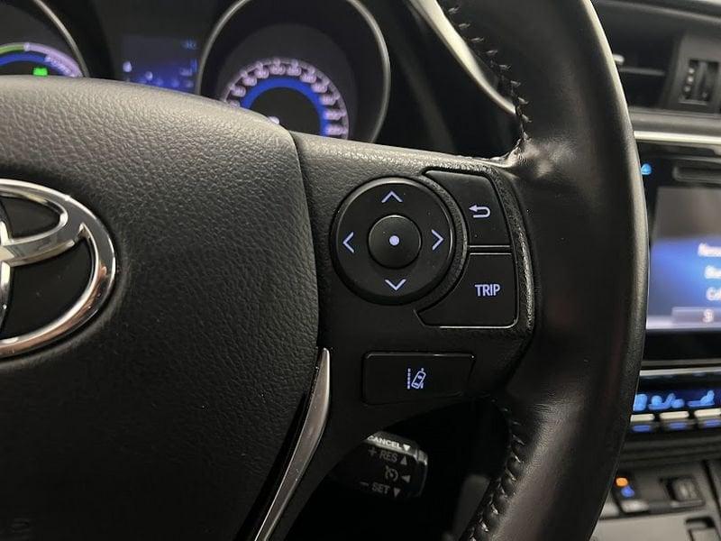 Toyota Auris Hybrid Active +