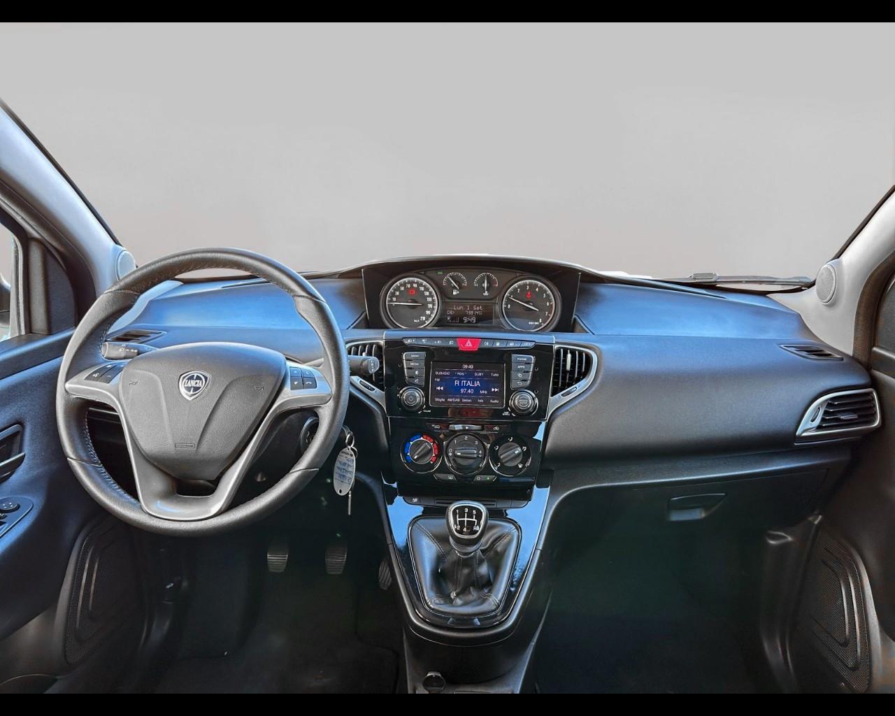 LANCIA Ypsilon III 2015 - Ypsilon 0.9 t.air Silver ecochic metano 70cv