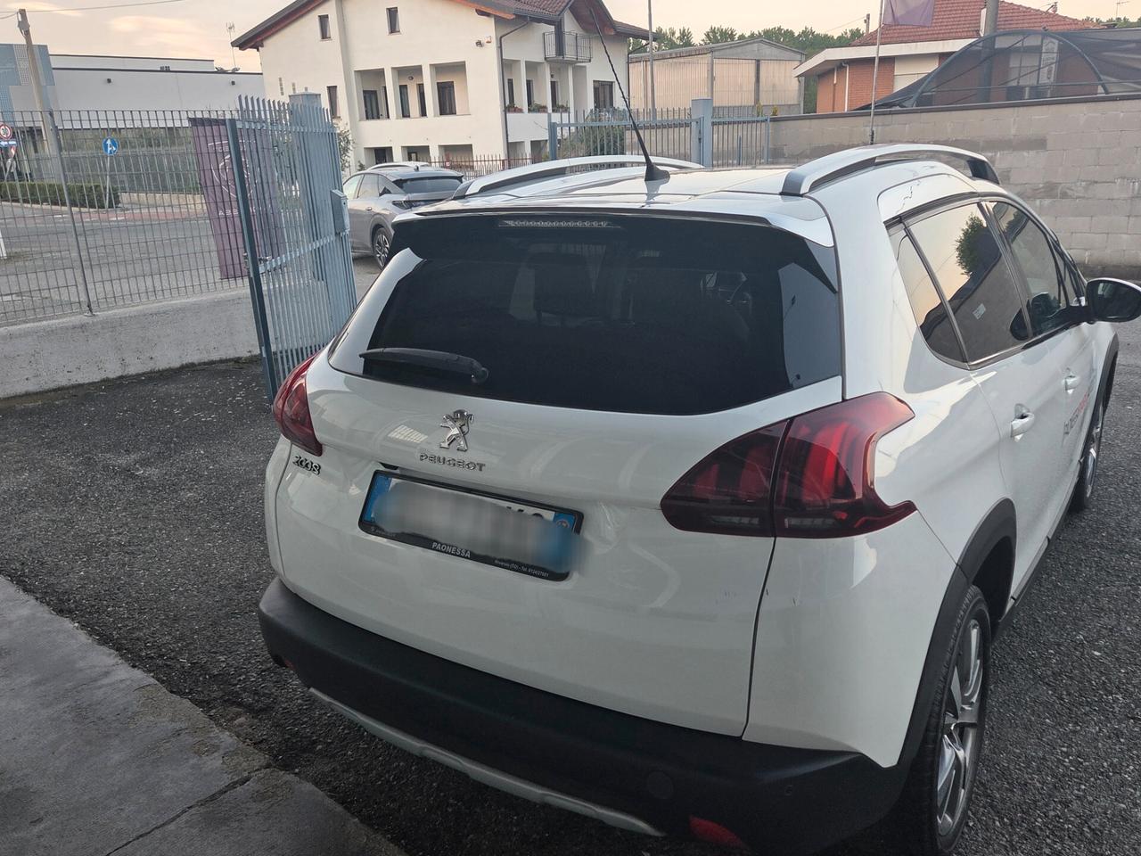 Peugeot 2008 BlueHDi 100 Allure