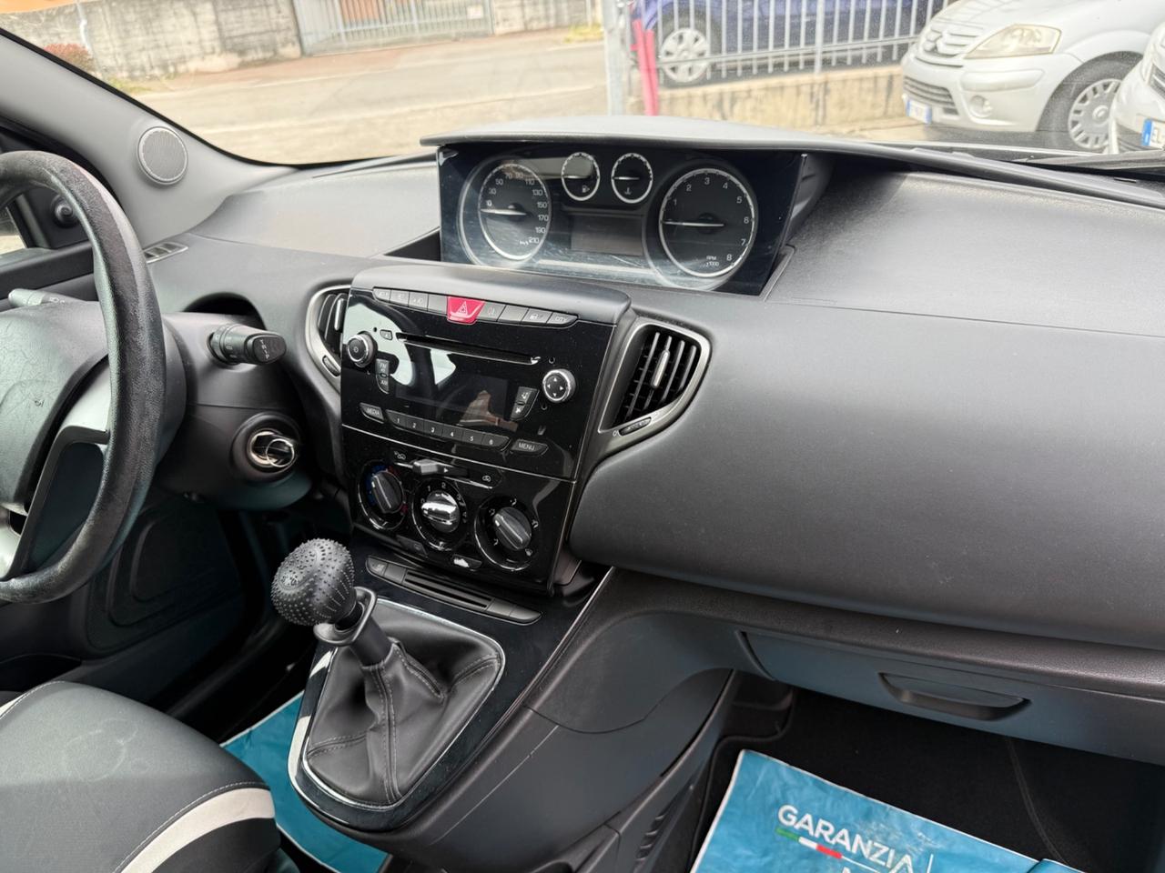 Lancia Ypsilon 1.2 69 CV 5 porte Elefantino