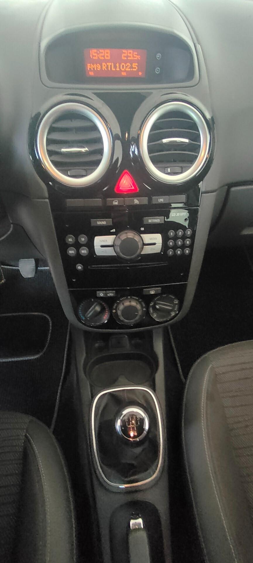 Opel Corsa 1.2 85CV 5 porte GPL-TECH Edition