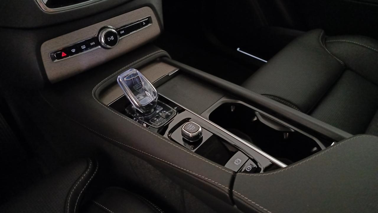 VOLVO N.XC90 Ultra Bright T8 AWD AUT 7P