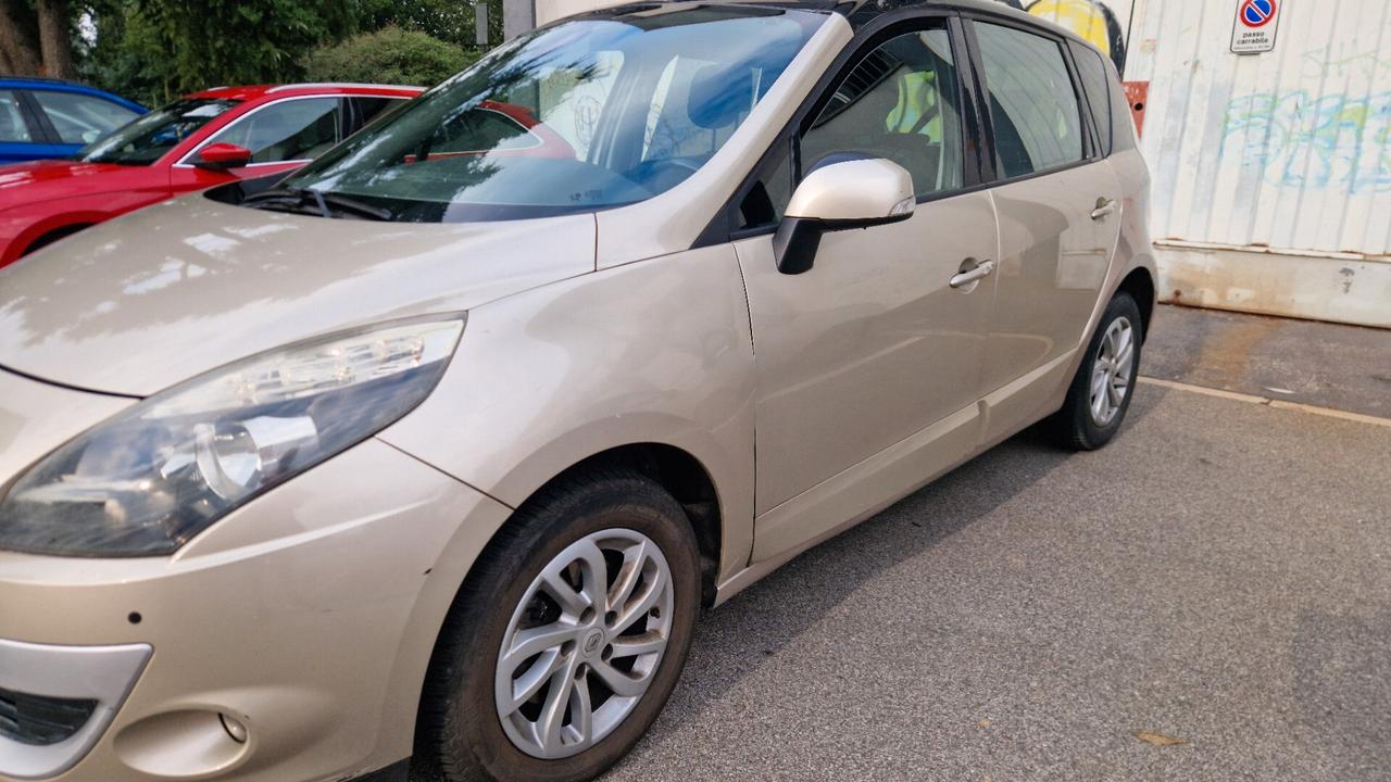 Renault Scénic XMod dCi 110 CV Limited