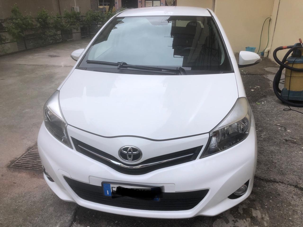 Toyota Yaris 1.0 5 porte Lounge 2014 km 47000