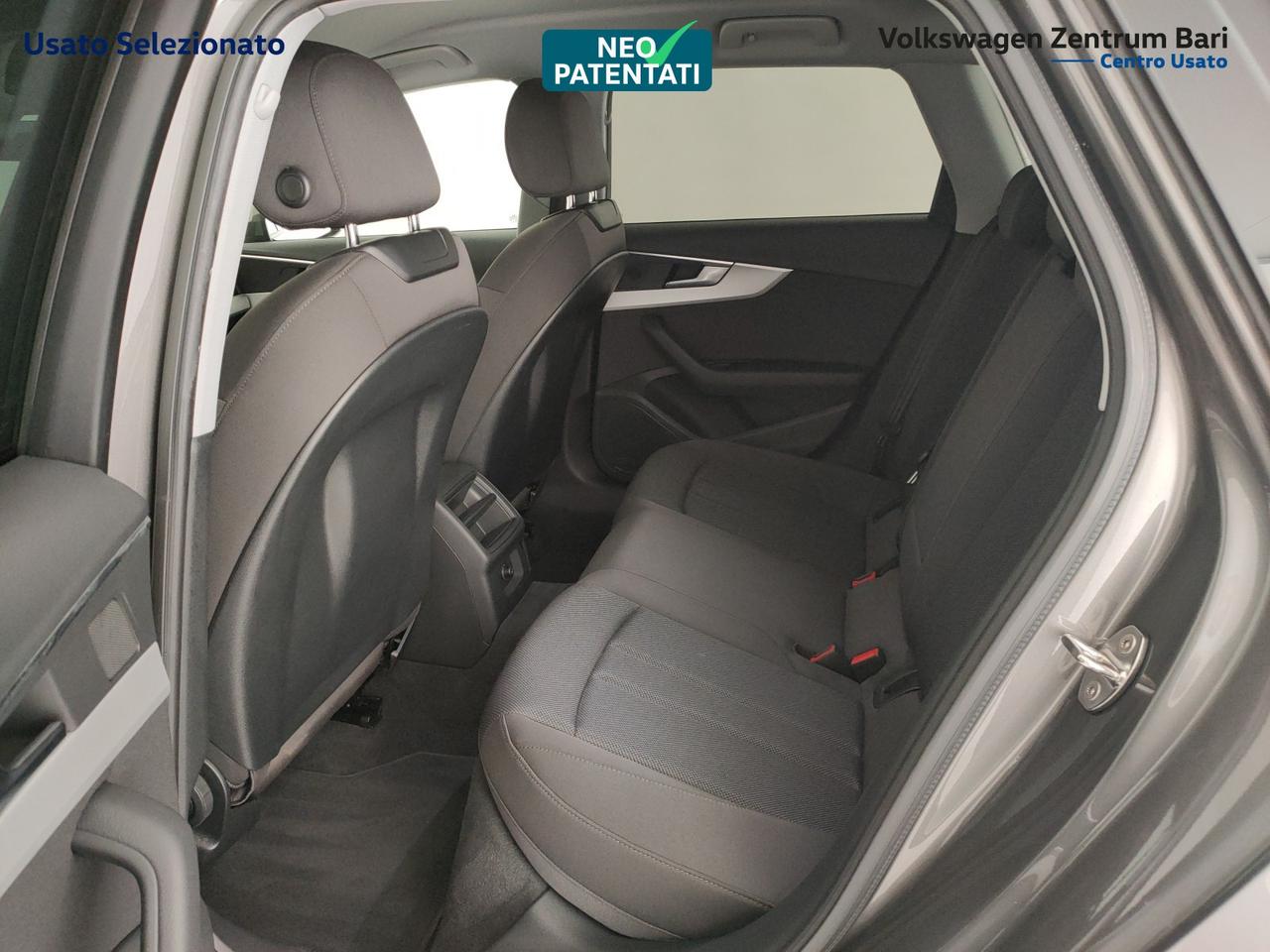 Audi A4 avant 30 2.0 tdi mhev business 136cv s-tronic