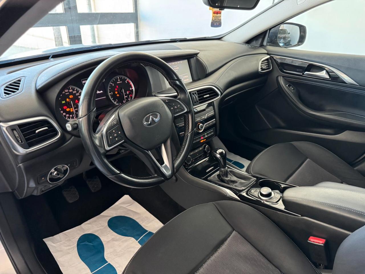Infiniti Q30 1.5d Sport Edition 110 cv Led Pdc