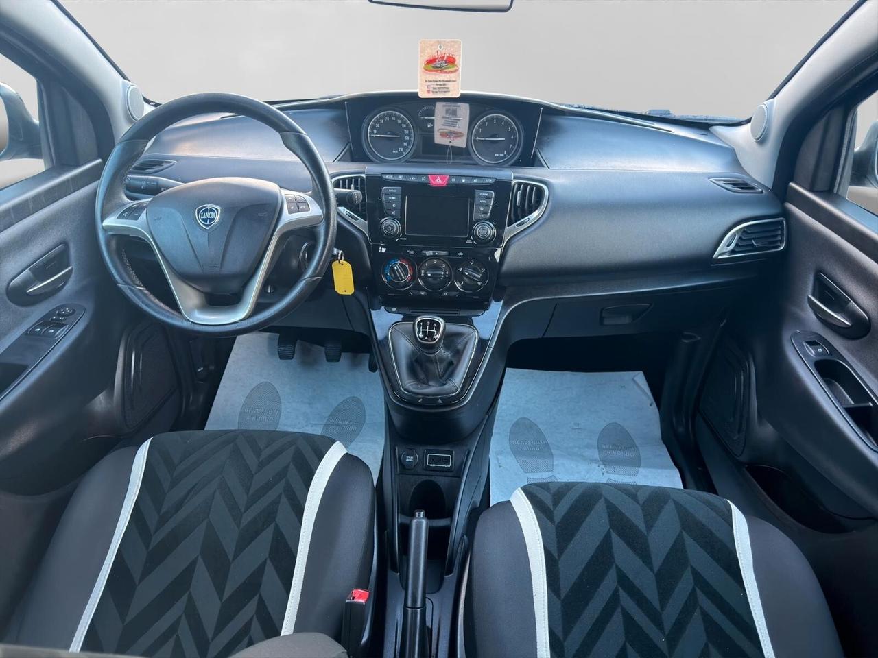 Lancia Ypsilon 0.9 85cv Ecochic Gold