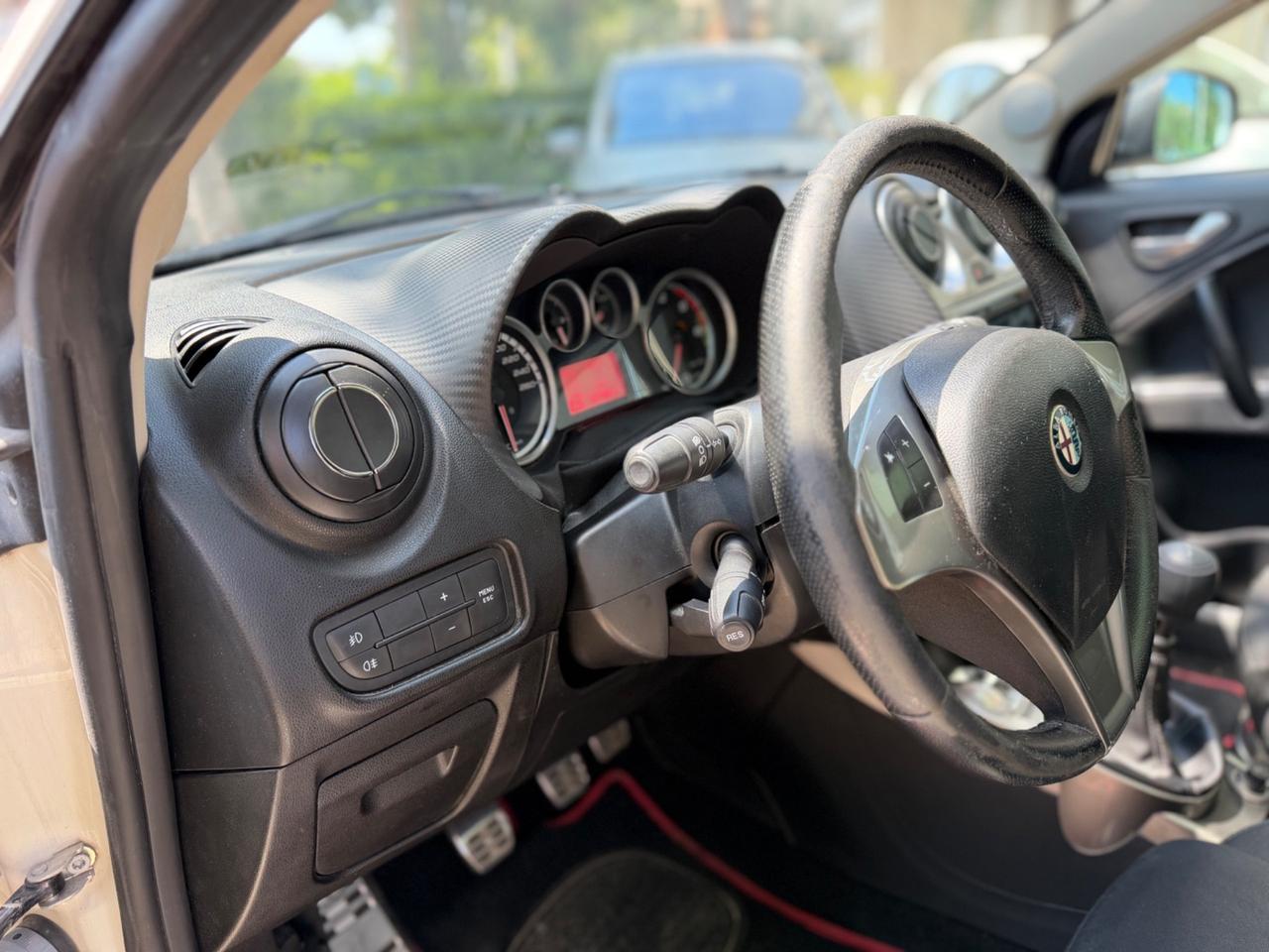 Alfa Romeo MiTo 1.6 JTDm 16V Distinctive Premium Pack