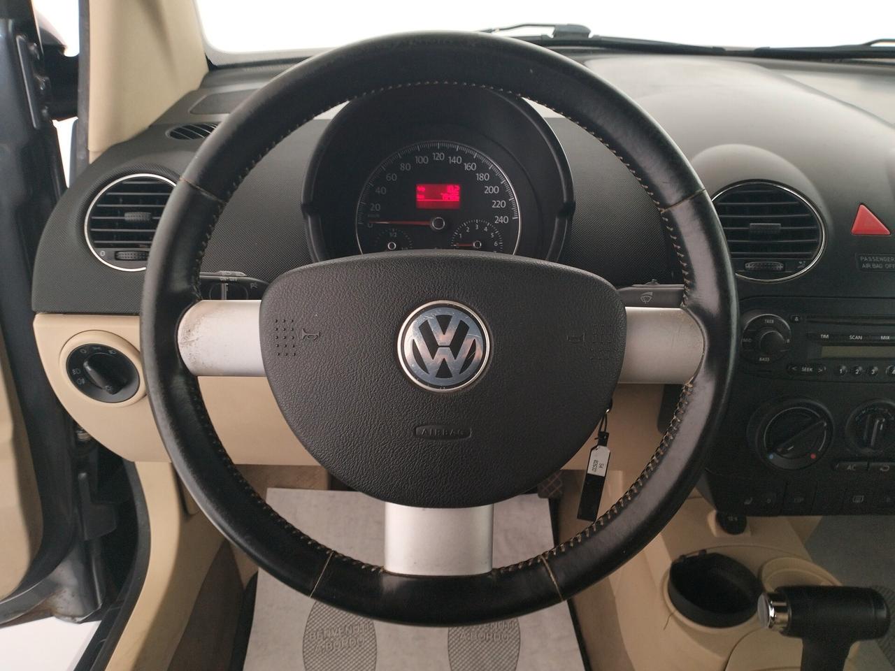 Volkswagen New Beetle 2.0 Cabrio aut.