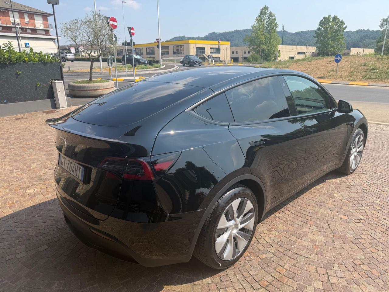 Tesla Model Y RWD
