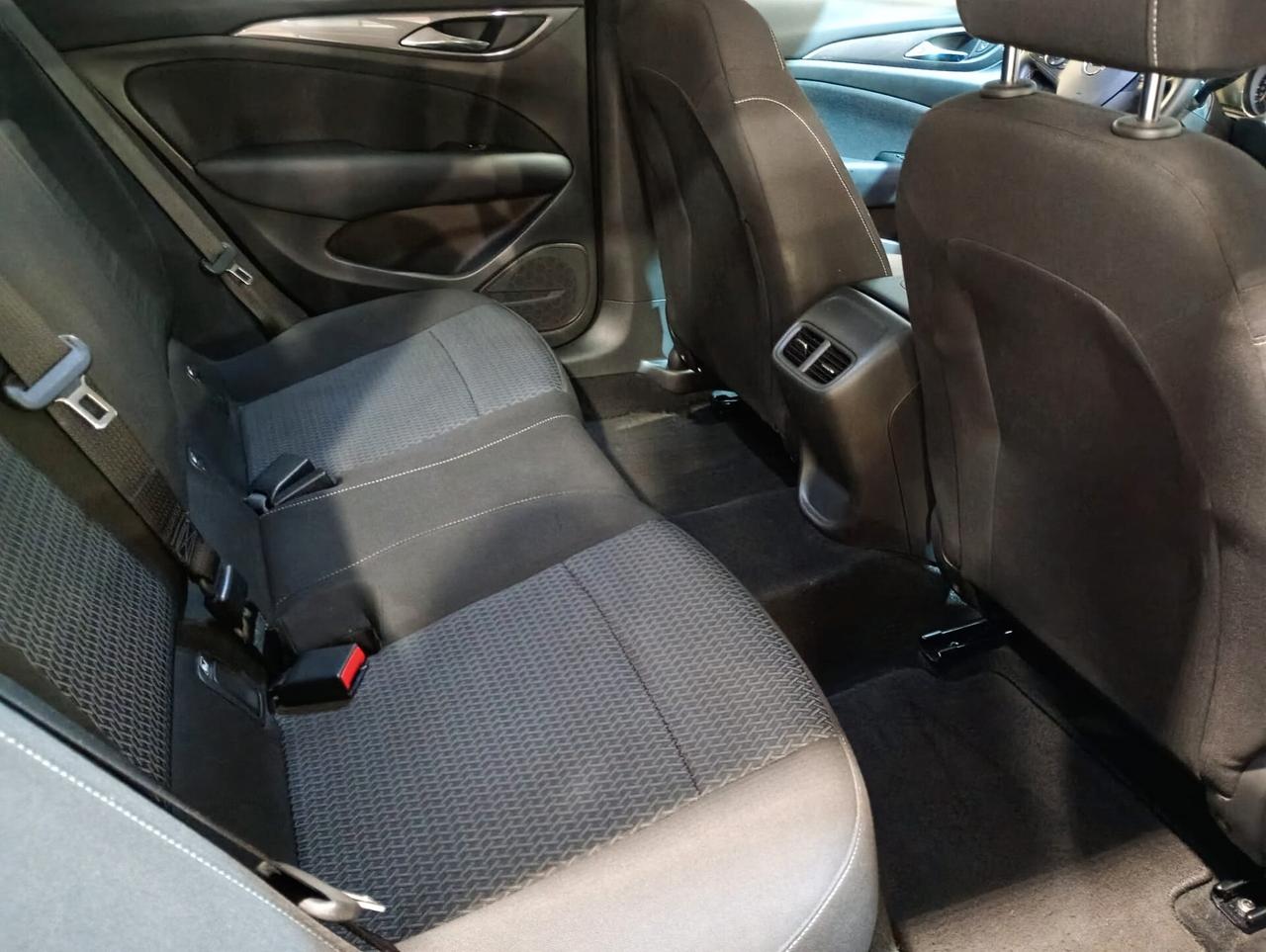 Opel Insignia Station Wagon 174CV Business – Prezzo Promo €9.900