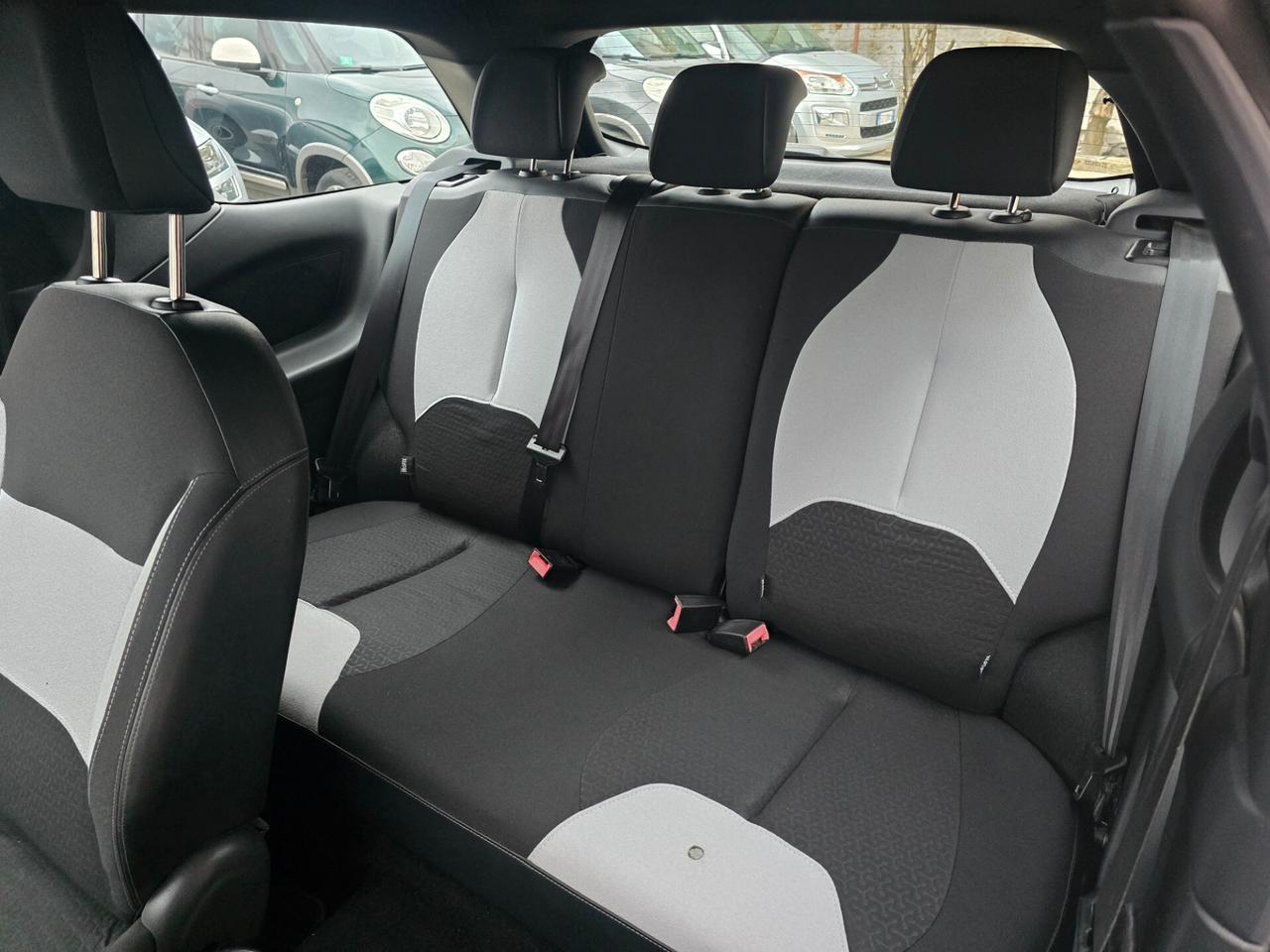 Ds DS3 3 1.4 HDi 70 Just Black