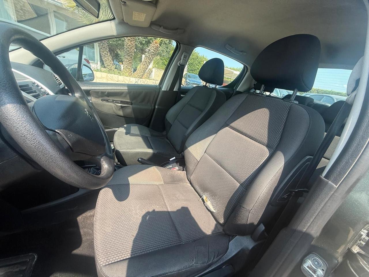 Peugeot 207 1.4 HDi 70CV 5p. * Ok Neopatentati*