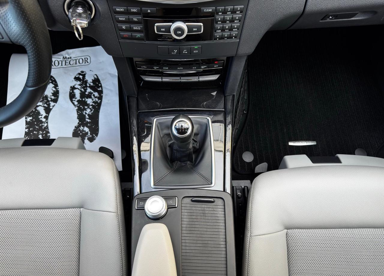 Mercedes-benz E 220 CDI BlueEFFICIENCY Avantgarde