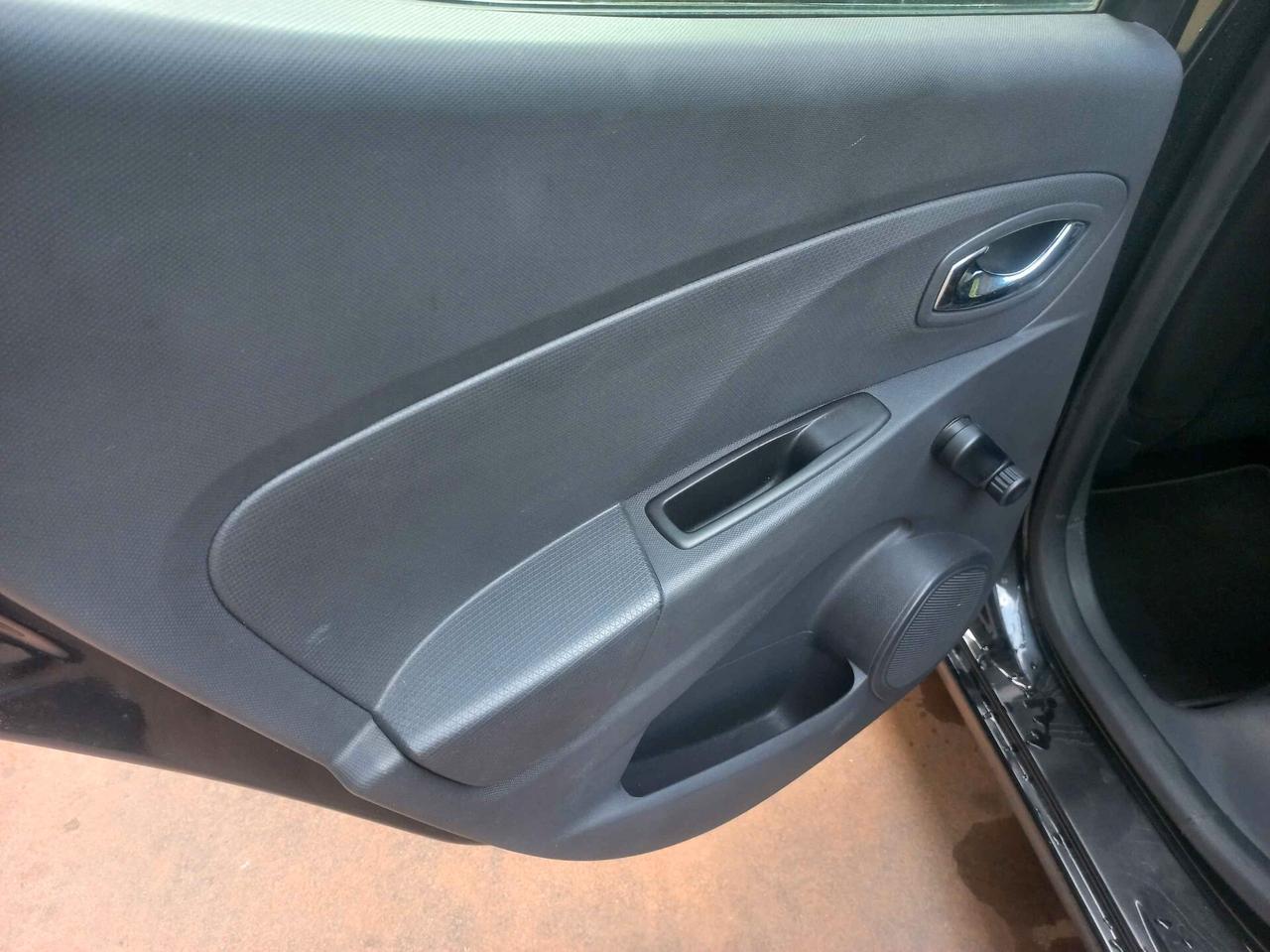Renault Clio 1.2 75CV 5 porte Wave