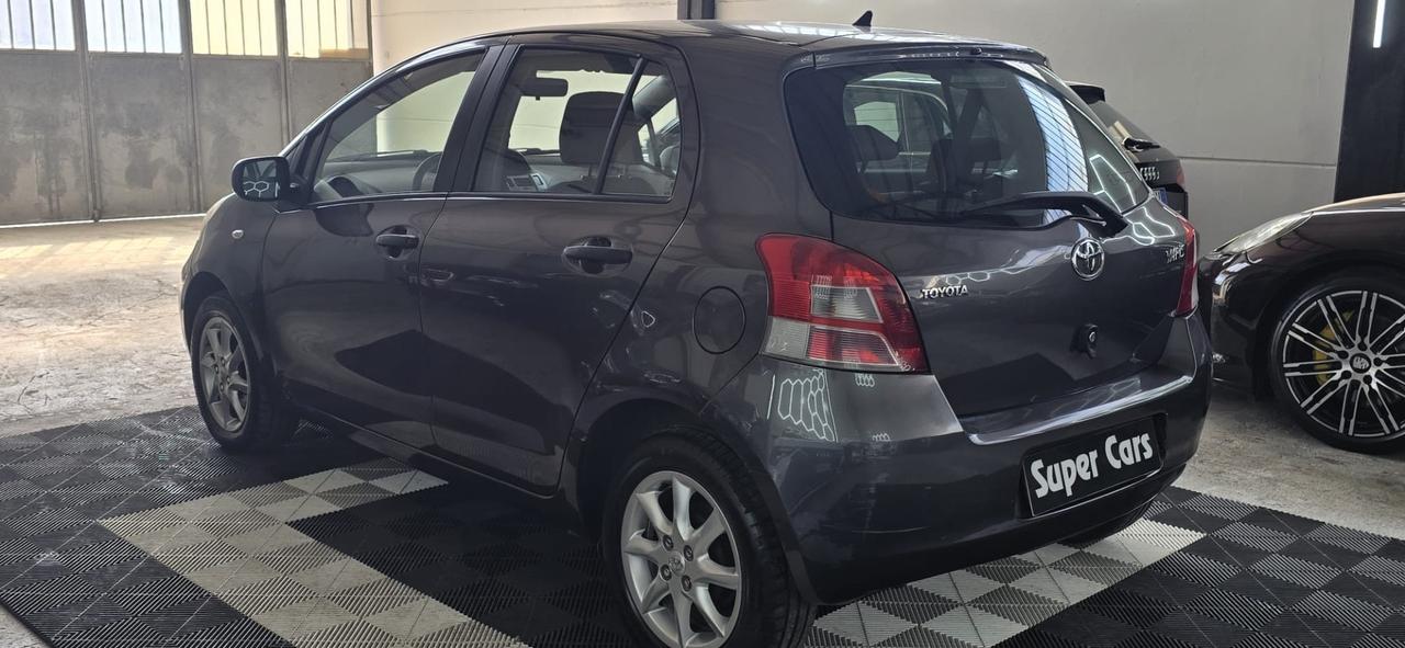 Toyota Yaris 1.0 BENZINA 95CV 5 porte Sol 2010
