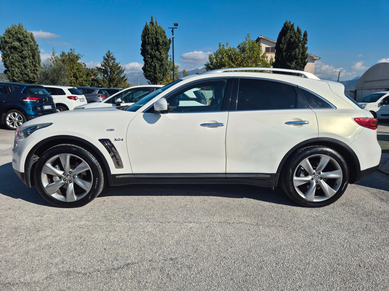 Infiniti QX70 3.0 diesel V6 AT S Premium