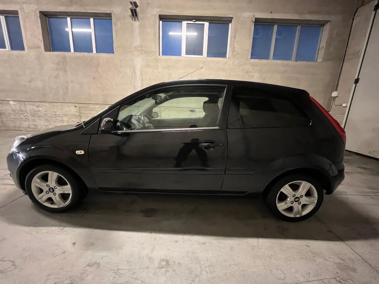 Ford Fiesta 1.4 TDCi 3p. Ghia 111000 km