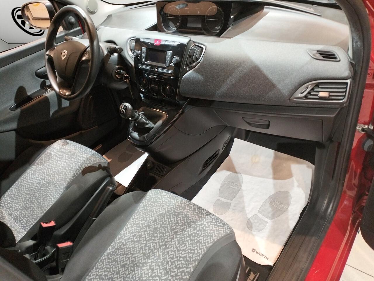 Lancia Ypsilon 1.0 FireFly 5 porte S&S Hybrid Ecochic Silver