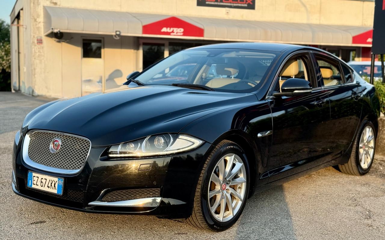 JAGUAR XF 3.0 D V6 240CV Portfolio - 2015