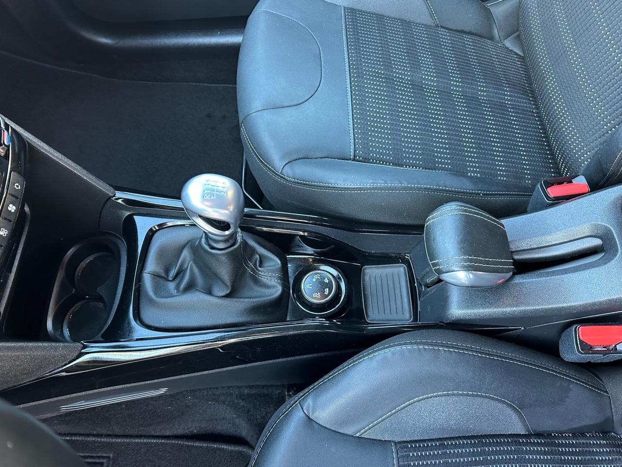 Peugeot 2008 BlueHDi 100 Allure