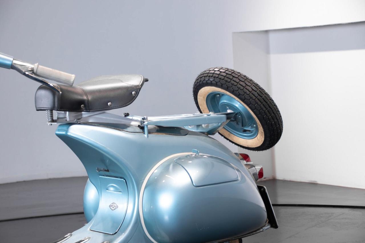 Piaggio Vespa 150 VB1