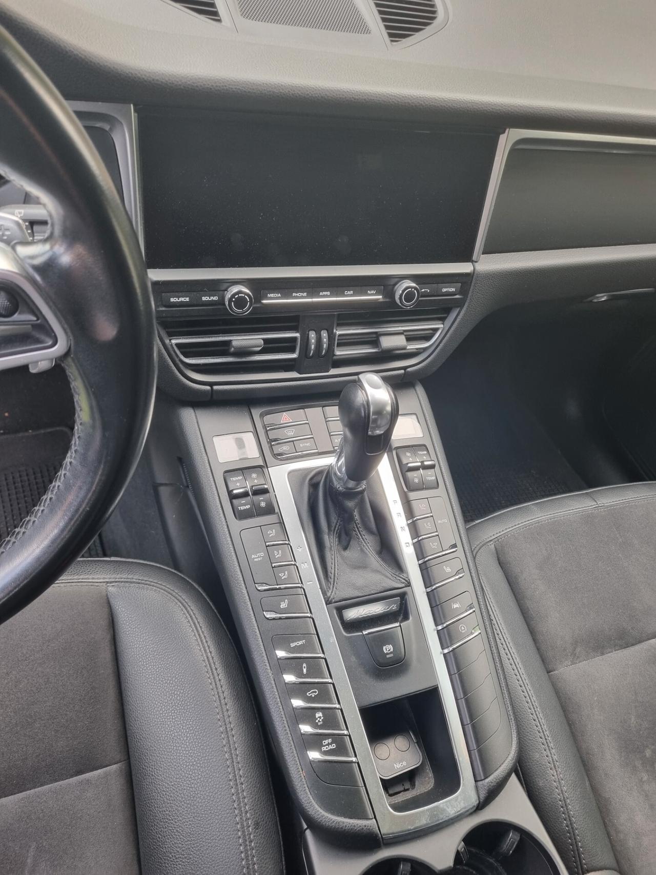Porsche Macan 2.0 245CV TETTUCCIO APRIBILE