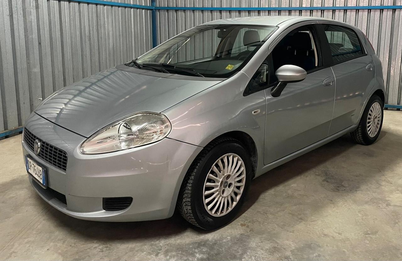 FIAT GRANDE PUNTO 1.2 - NEOPATENTATI