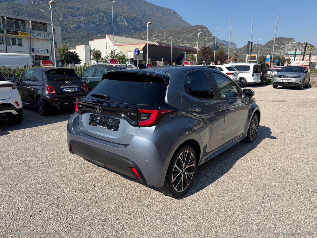 TOYOTA Yaris 1.5 Hybrid 5p. ICON VETTURA KM 0
