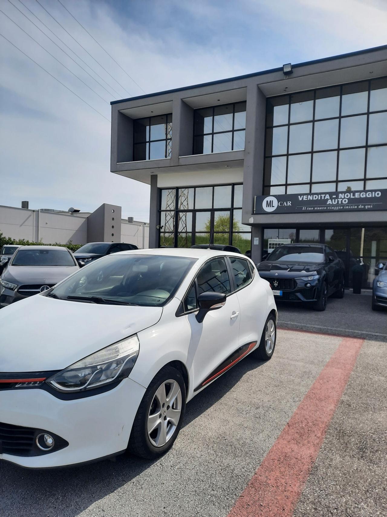 Renault Clio 1.2 75CV 5 porte Live OK NEOPATENTATI