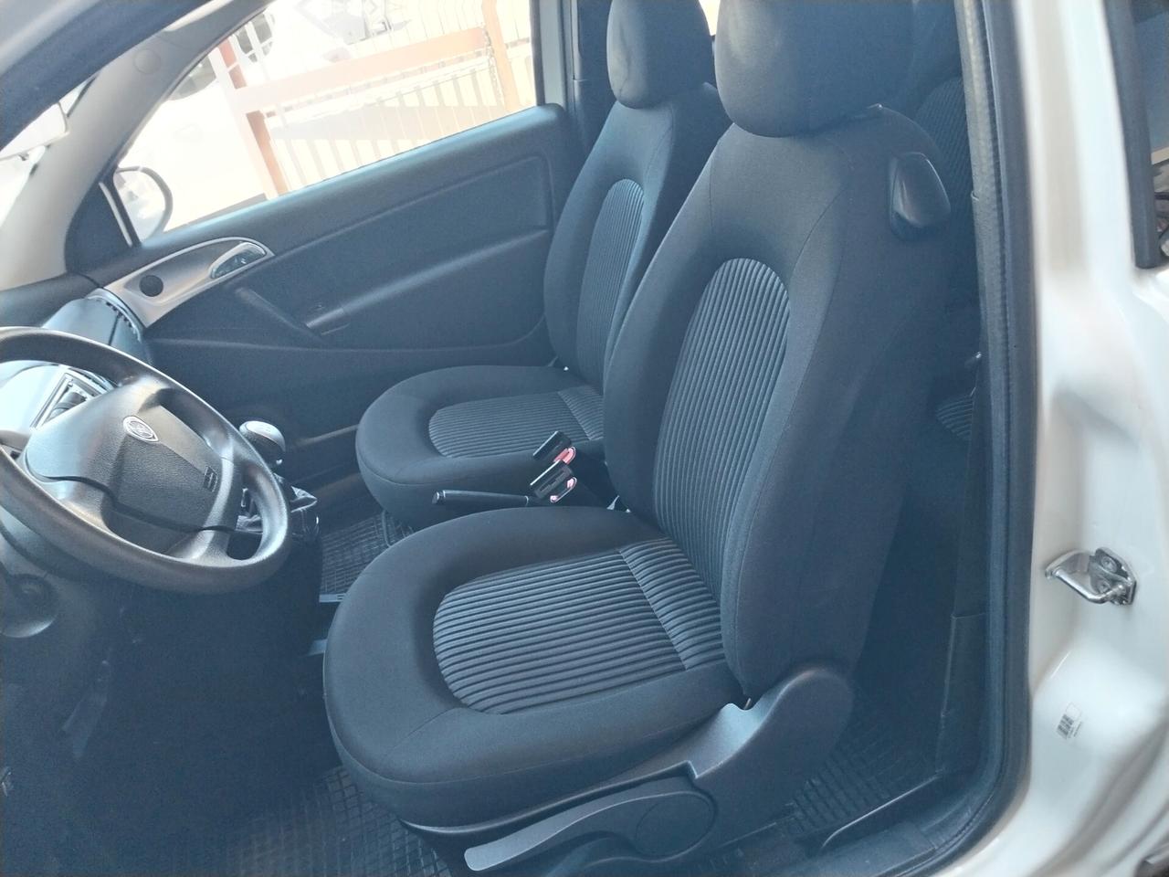 Lancia Ypsilon 1.4 New Oro Ecochic GPL
