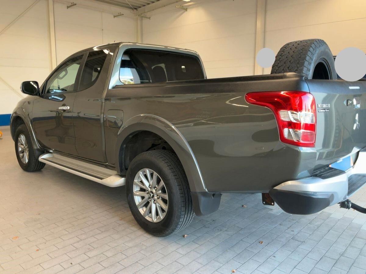 Mitsubishi L200 2.4 DI-D/181CV Club Cab Intense Hp Mivec SDA