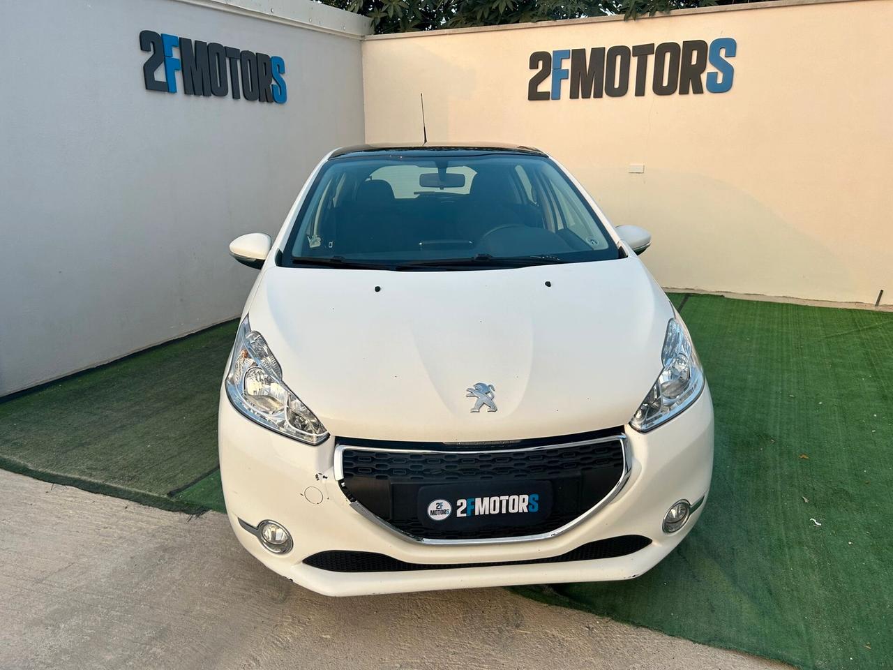 Peugeot 208 1.4 HDi 68 CV 5 porte Allure