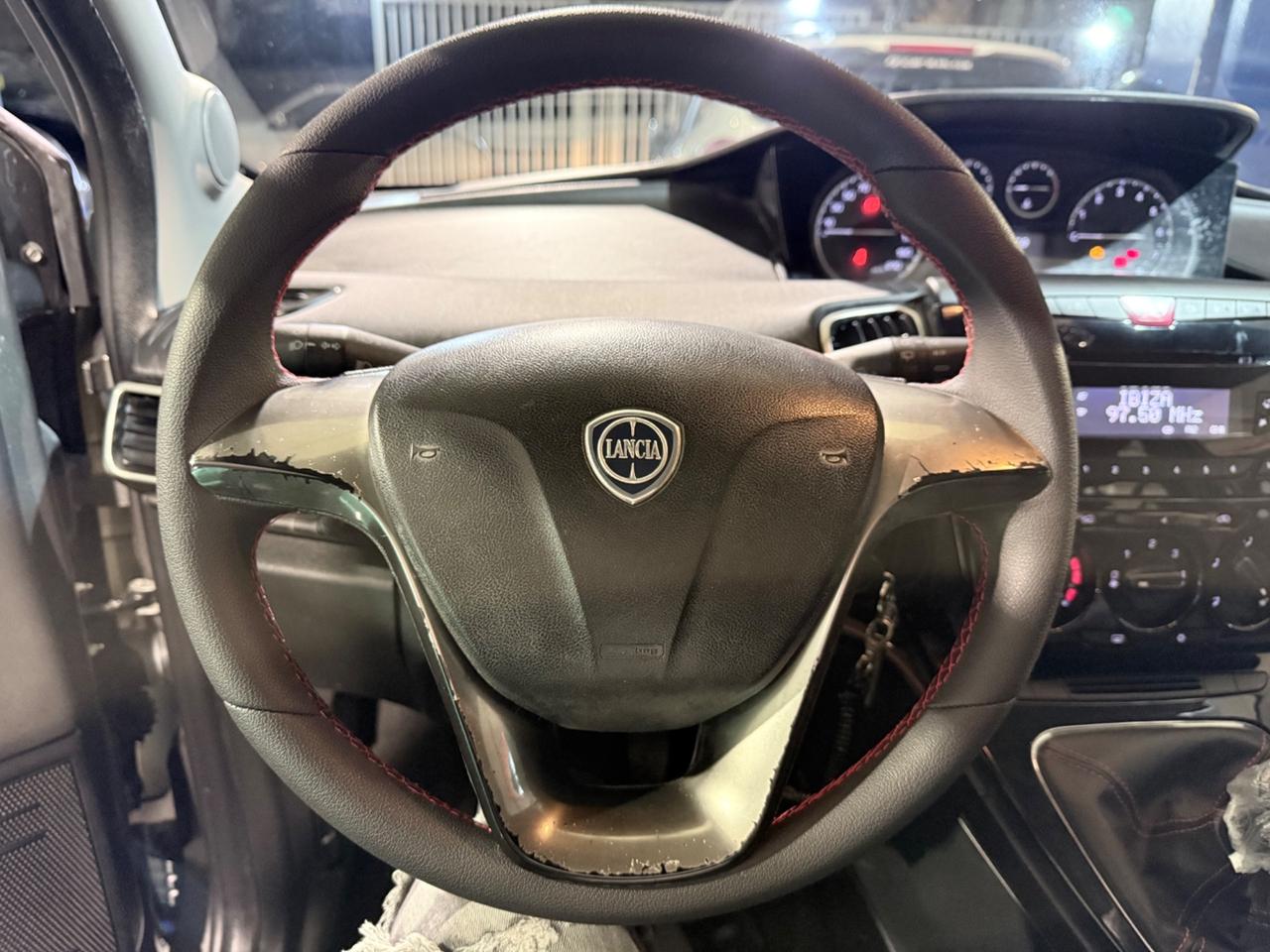 Lancia Ypsilon 1.2 69 CV 5 porte GPL Ecochic S Momodesign