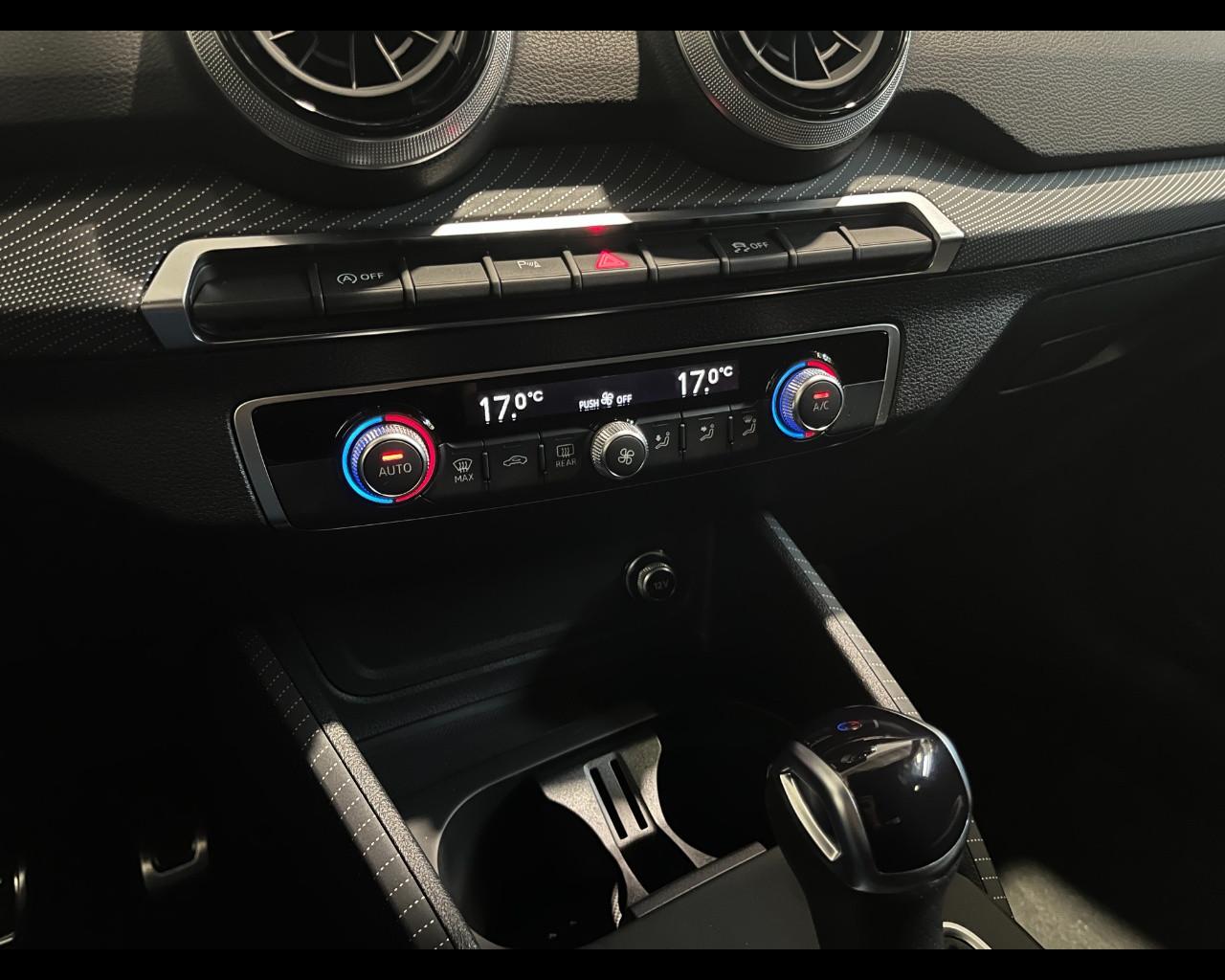 AUDI Q2 35 TDI S-TRONIC IDENTITY BLACK
