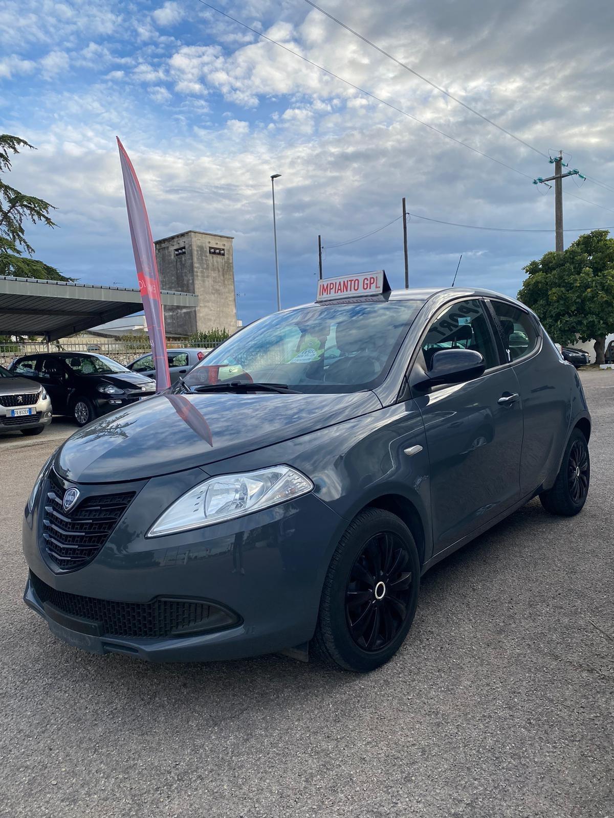 Lancia Ypsilon 1.2 69 CV 5 porte GPL Ecochic Gold