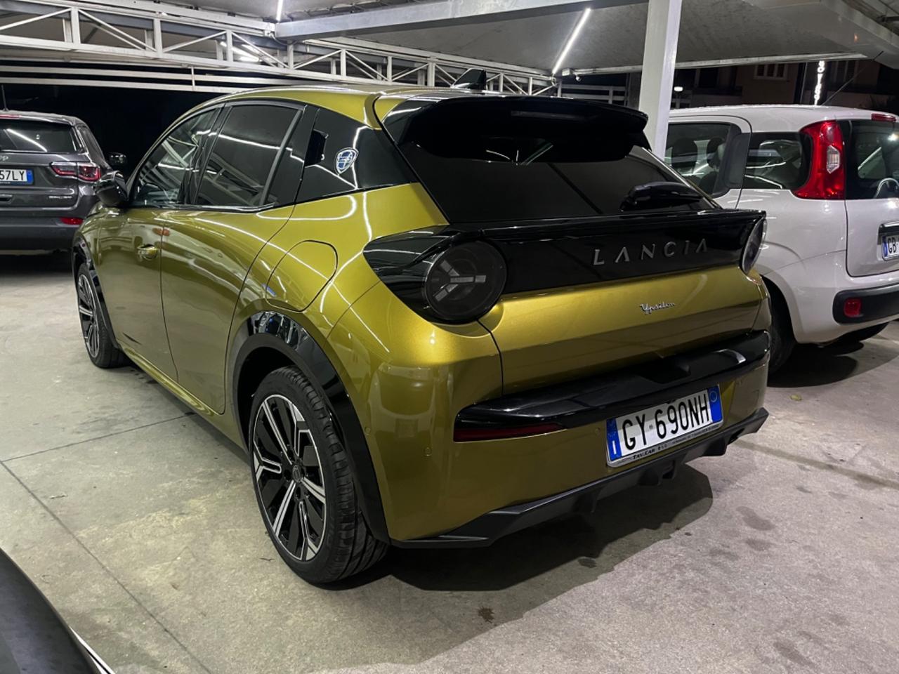 Lancia Ypsilon Hybrid e-DCT Edizione Cassina