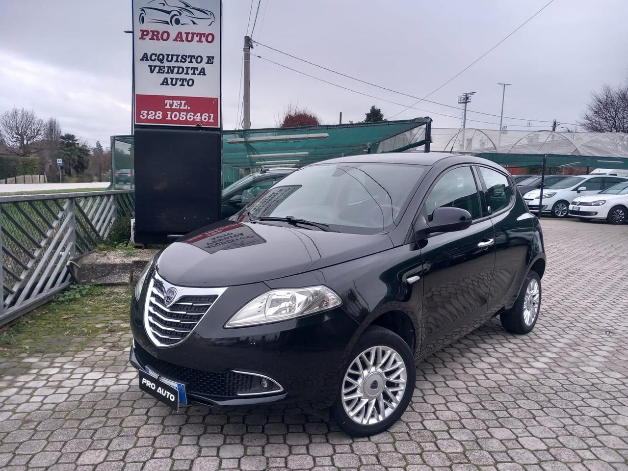 Lancia Ypsilon 0.9 TwinAir 85 CV 5 porte Metano Ecochic Gold