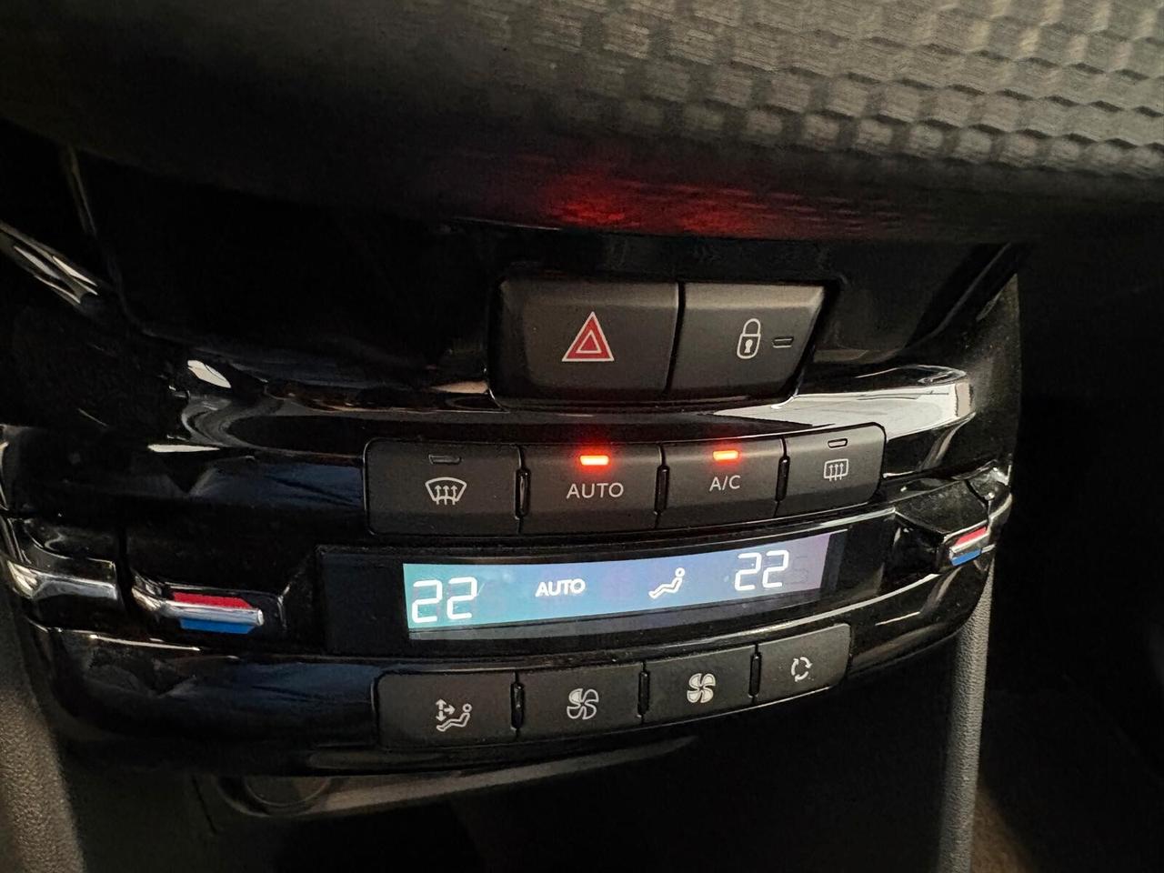 Peugeot 2008 ALLURE BlueHDi 120 6mt GRIP CONTROL