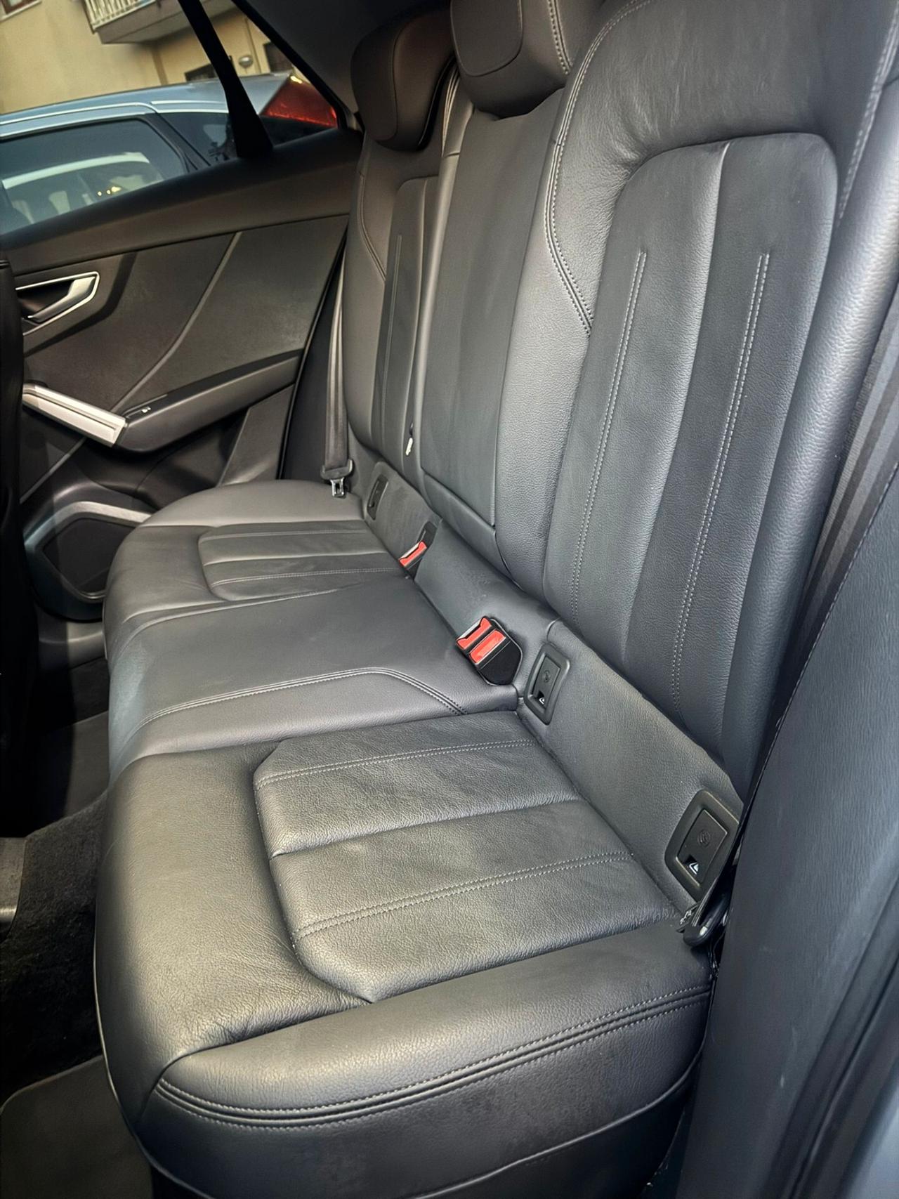 Audi Q2 35 TDI Identity Black Ufficiale Full Optional