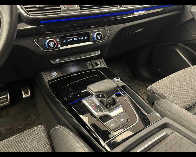 AUDI Q5 40 TDI 204 CV quattro S tronic Identity Black
