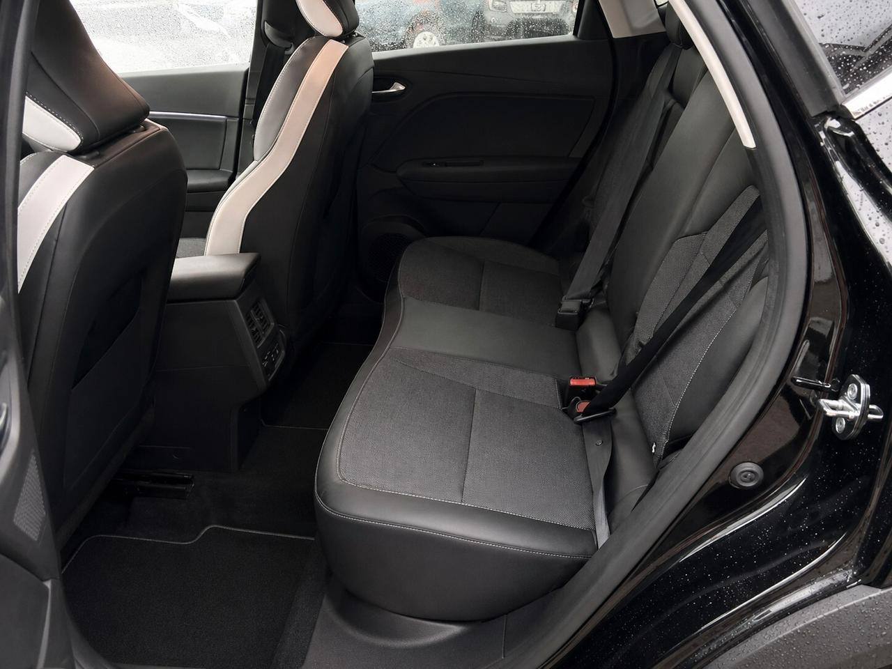 Renault Captur Mild Hybrid 140 CV Intens