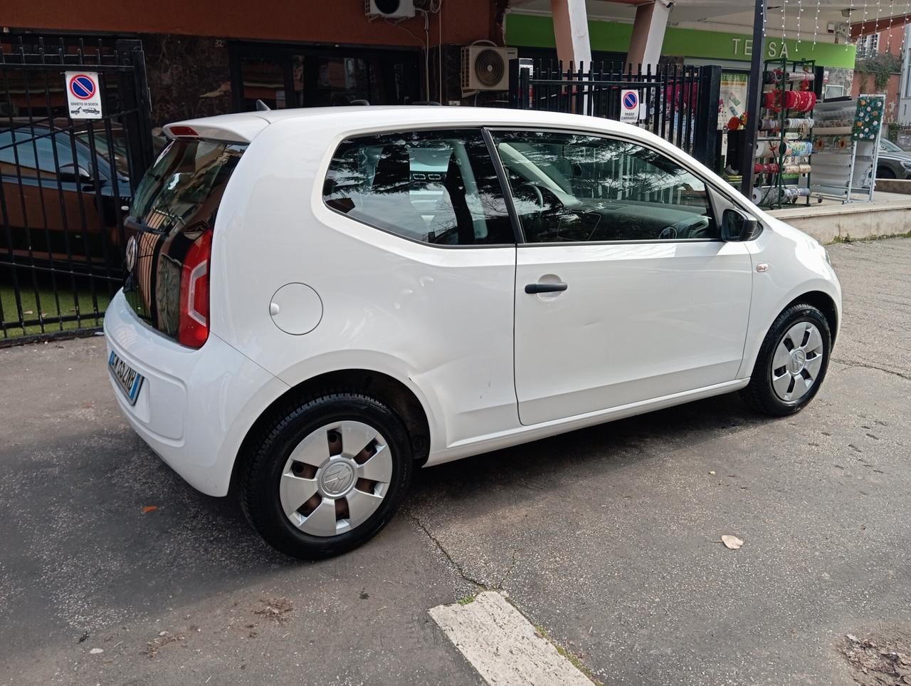 Volkswagen up! 1.0 move E5 offerta del mese