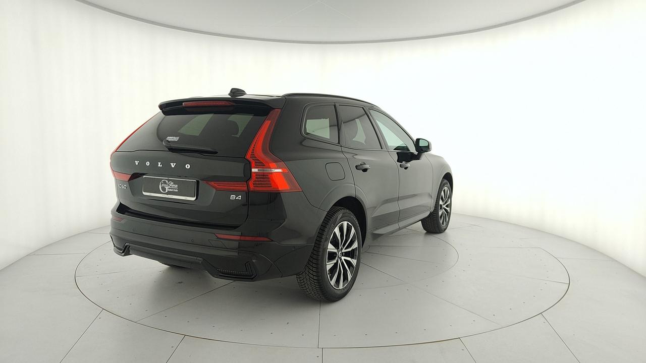 VOLVO XC60 2.0 b4 Plus Dark auto