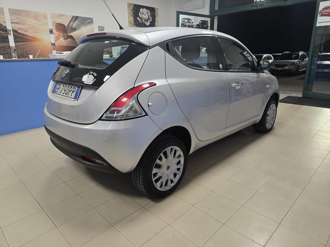 Lancia Ypsilon 0.9 TwinAir 85 CV 5 porte Metano Ecochic Gold