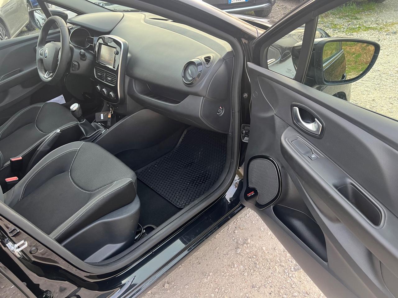 Renault Clio 1.2 75CV 5 porte Life PERMUTE RATE GARANZIA