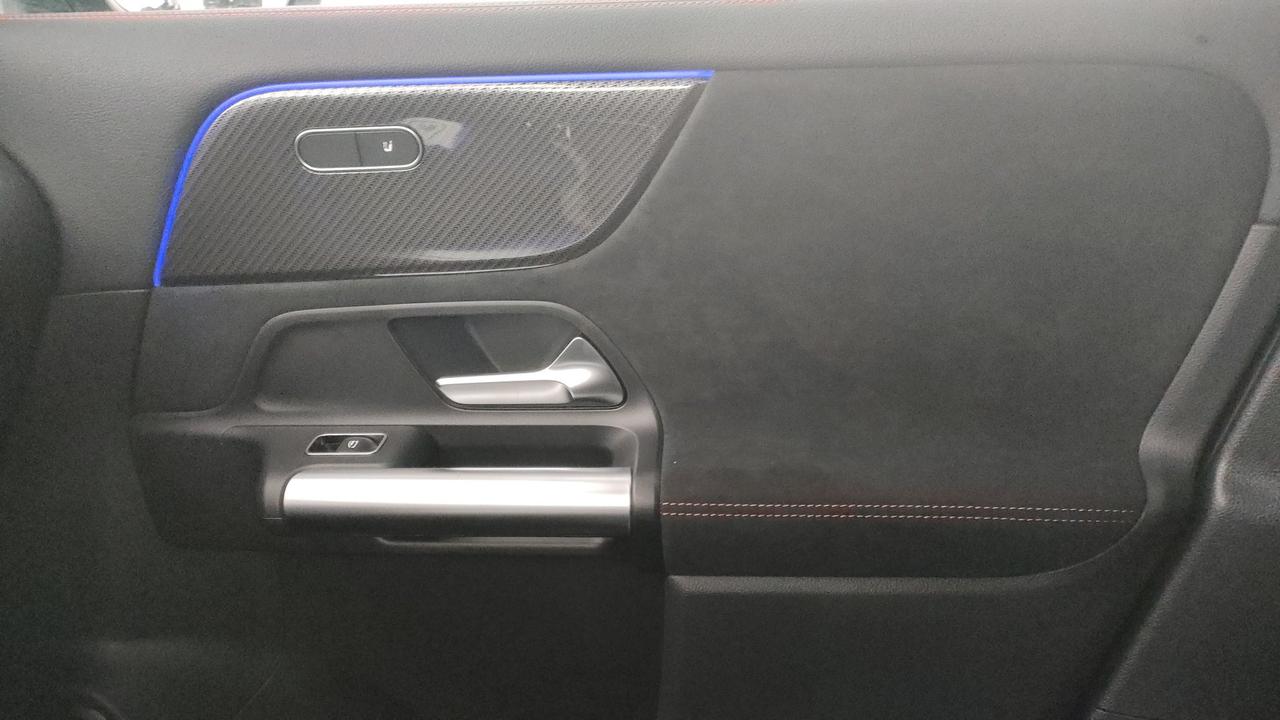 Mercedes-Benz GLA 200 d automatic